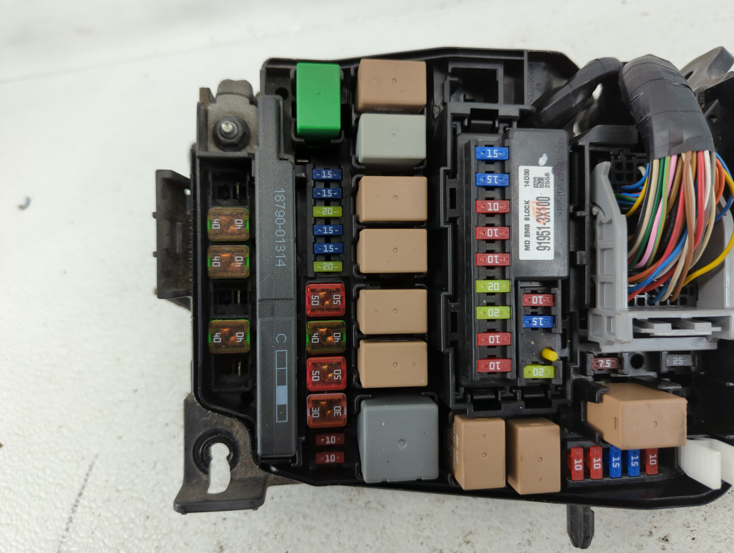 2014-2016 Kia Forte Fusebox Fuse Box Panel Relay Module P/N:91212-A7513 Fits Fits 2014 2015 2016 OEM Used Auto Parts - Oemus