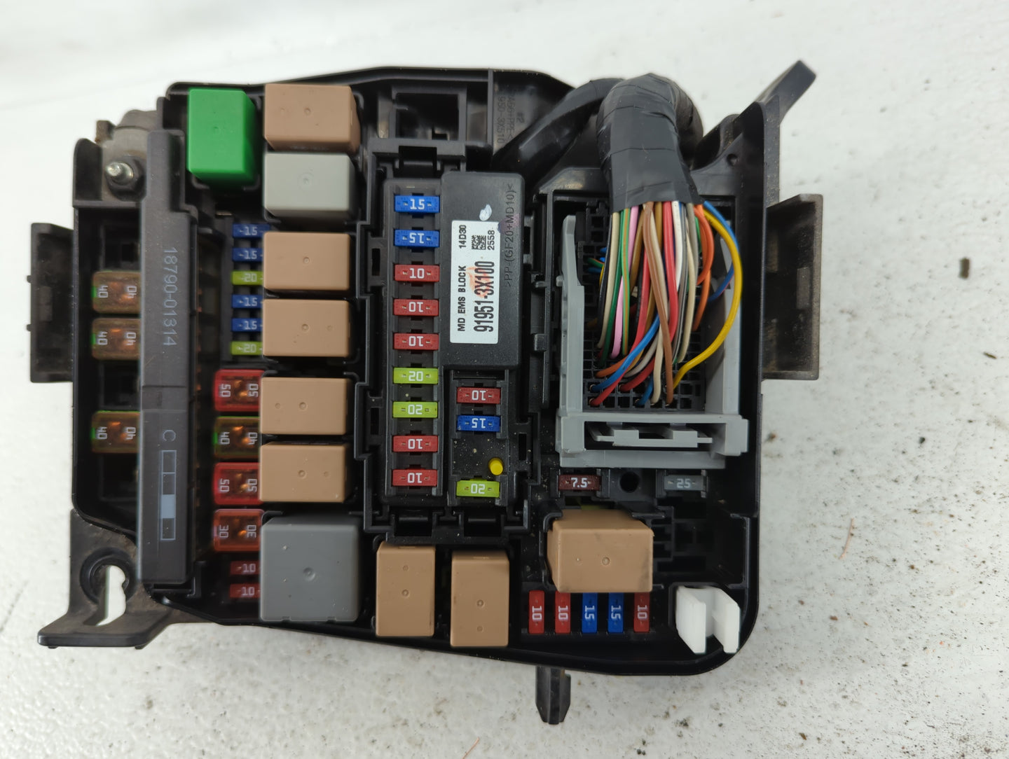 2014-2016 Kia Forte Fusebox Fuse Box Panel Relay Module P/N:91212-A7513 Fits Fits 2014 2015 2016 OEM Used Auto Parts - Oemus