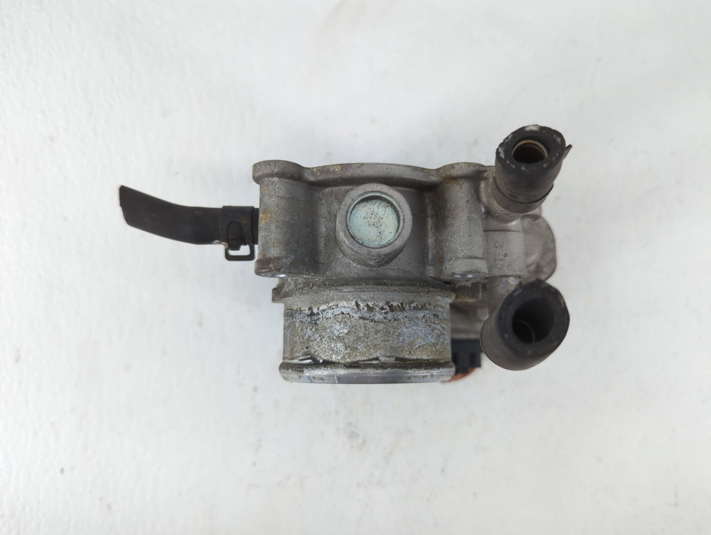 2014-2016 Kia Forte Throttle Body P/N:35100-2B320 Fits Fits 2013 2014 2015 2016 OEM Used Auto Parts - Oemusedautoparts1.com