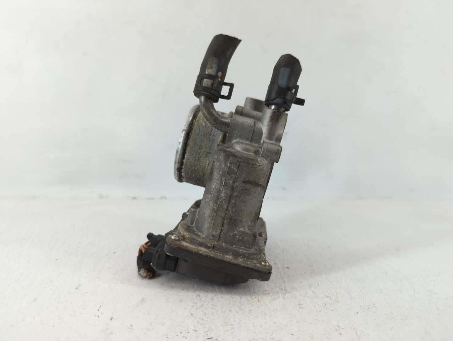 2014-2016 Kia Forte Throttle Body P/N:35100-2B320 Fits Fits 2013 2014 2015 2016 OEM Used Auto Parts - Oemusedautoparts1.com