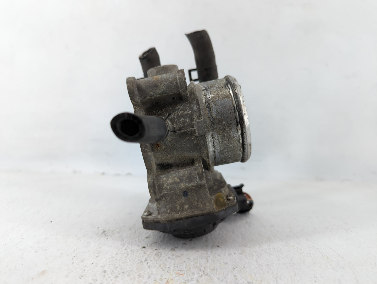 2014-2016 Kia Forte Throttle Body P/N:35100-2B320 Fits Fits 2013 2014 2015 2016 OEM Used Auto Parts - Oemusedautoparts1.com