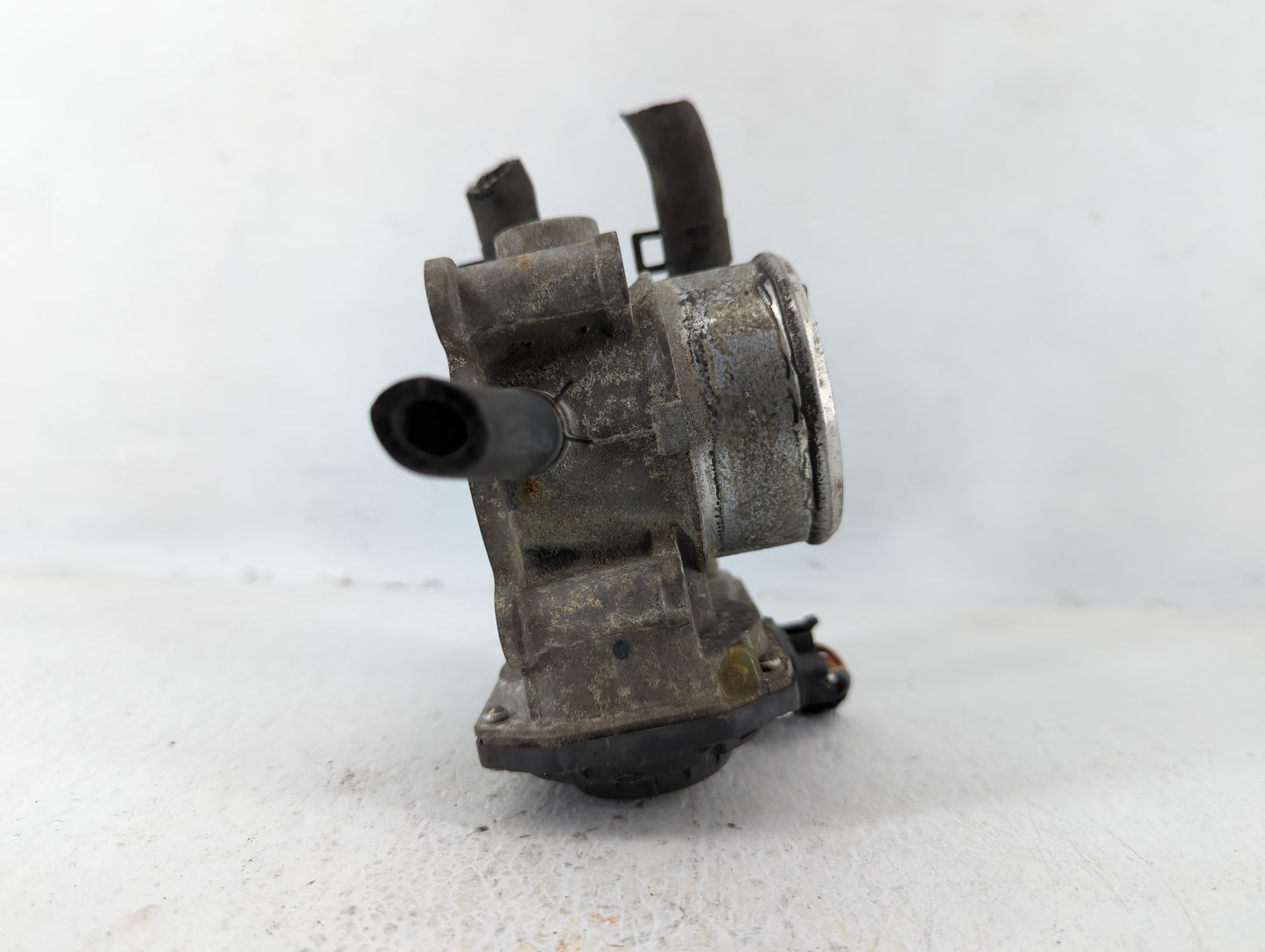 2014-2016 Kia Forte Throttle Body P/N:35100-2B320 Fits Fits 2013 2014 2015 2016 OEM Used Auto Parts - Oemusedautoparts1.com