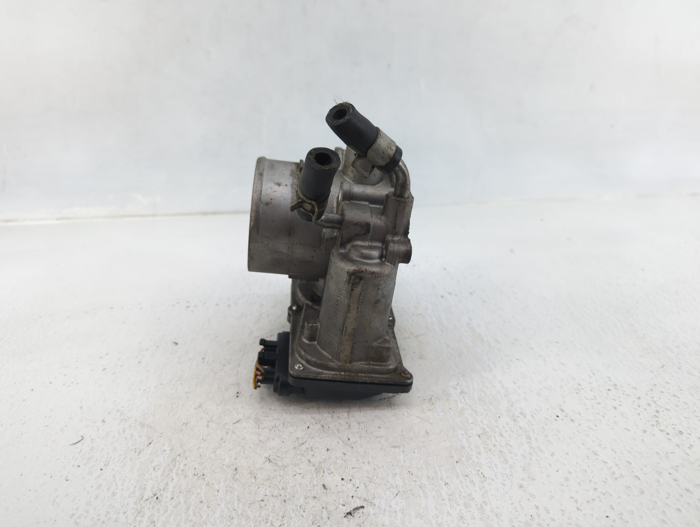 2014-2016 Kia Forte Throttle Body P/N:35100-2E400 Fits Fits 2012 2013 2014 2015 2016 2018 2019 2020 2021 OEM Used Auto Parts