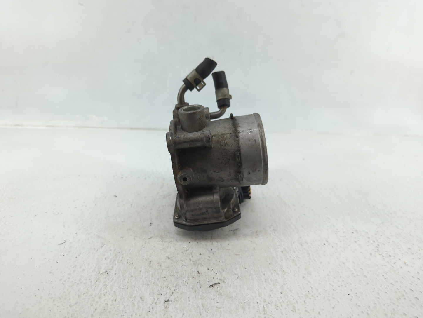2014-2016 Kia Forte Throttle Body P/N:35100-2E400 Fits Fits 2012 2013 2014 2015 2016 2018 2019 2020 2021 OEM Used Auto Parts