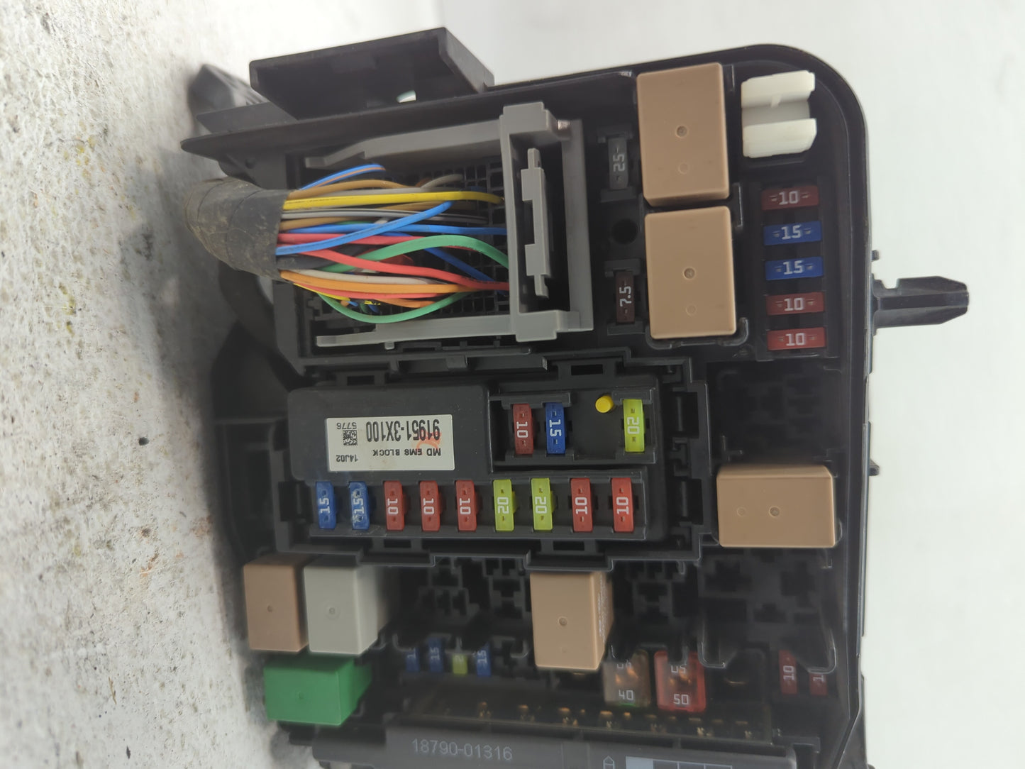 2014-2016 Kia Forte Fusebox Fuse Box Panel Relay Module P/N:1411052280 91950-3X510 Fits Fits 2014 2015 2016 OEM Used Auto Pa