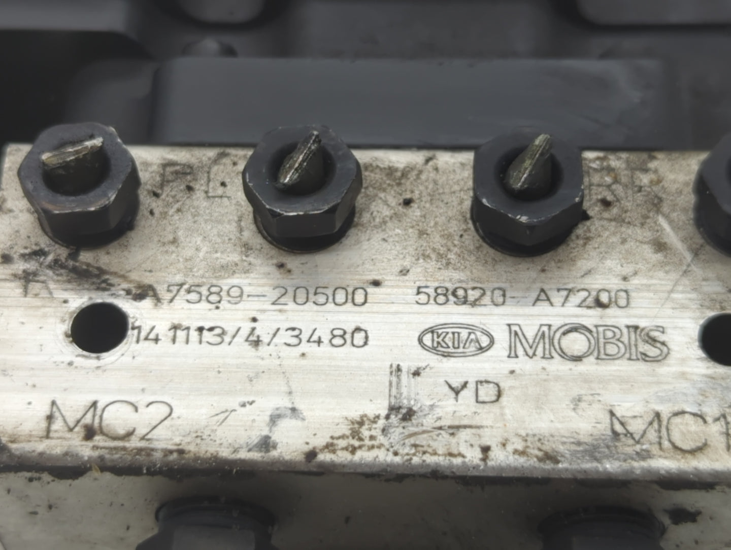 2014-2016 Kia Forte ABS Pump Control Module Replacement P/N:58920-A7200 A7589-20500 Fits Fits 2014 2015 2016 OEM Used Auto P