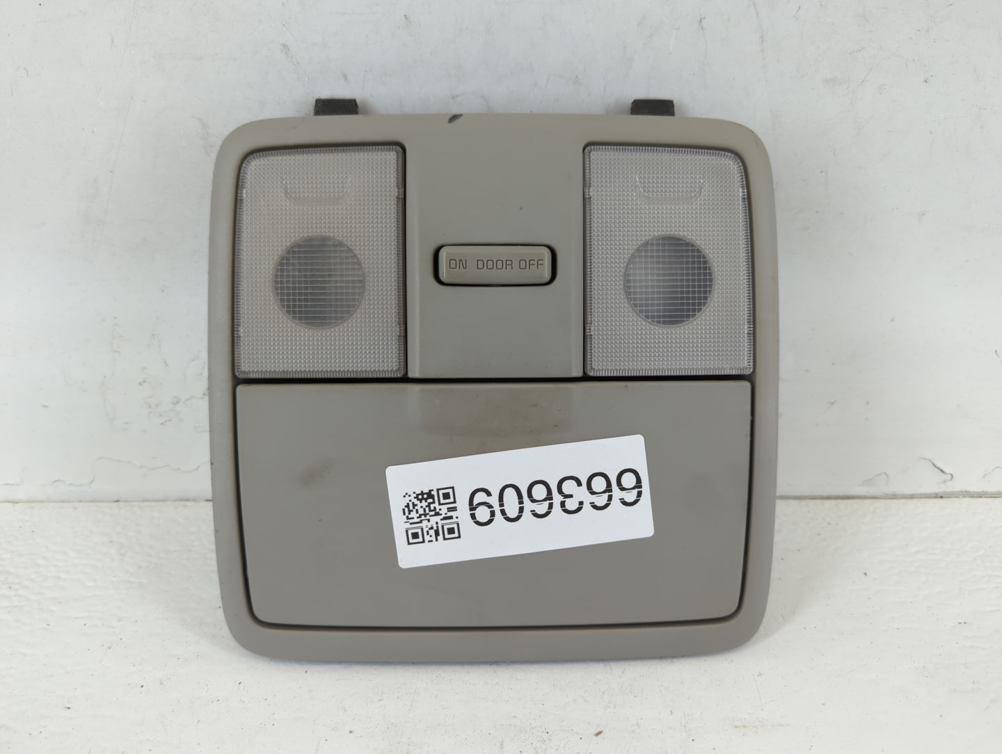 2014-2018 Kia Forte Overhead Roof Console 663609 - Oemusedautoparts1.com