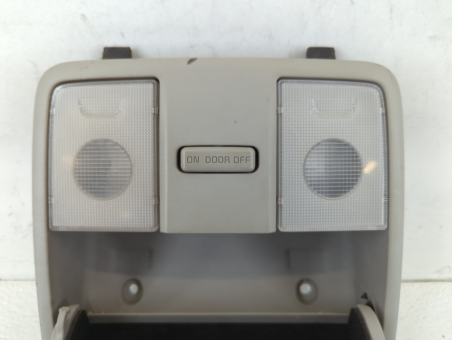 2014-2018 Kia Forte Overhead Roof Console 663609 - Oemusedautoparts1.com