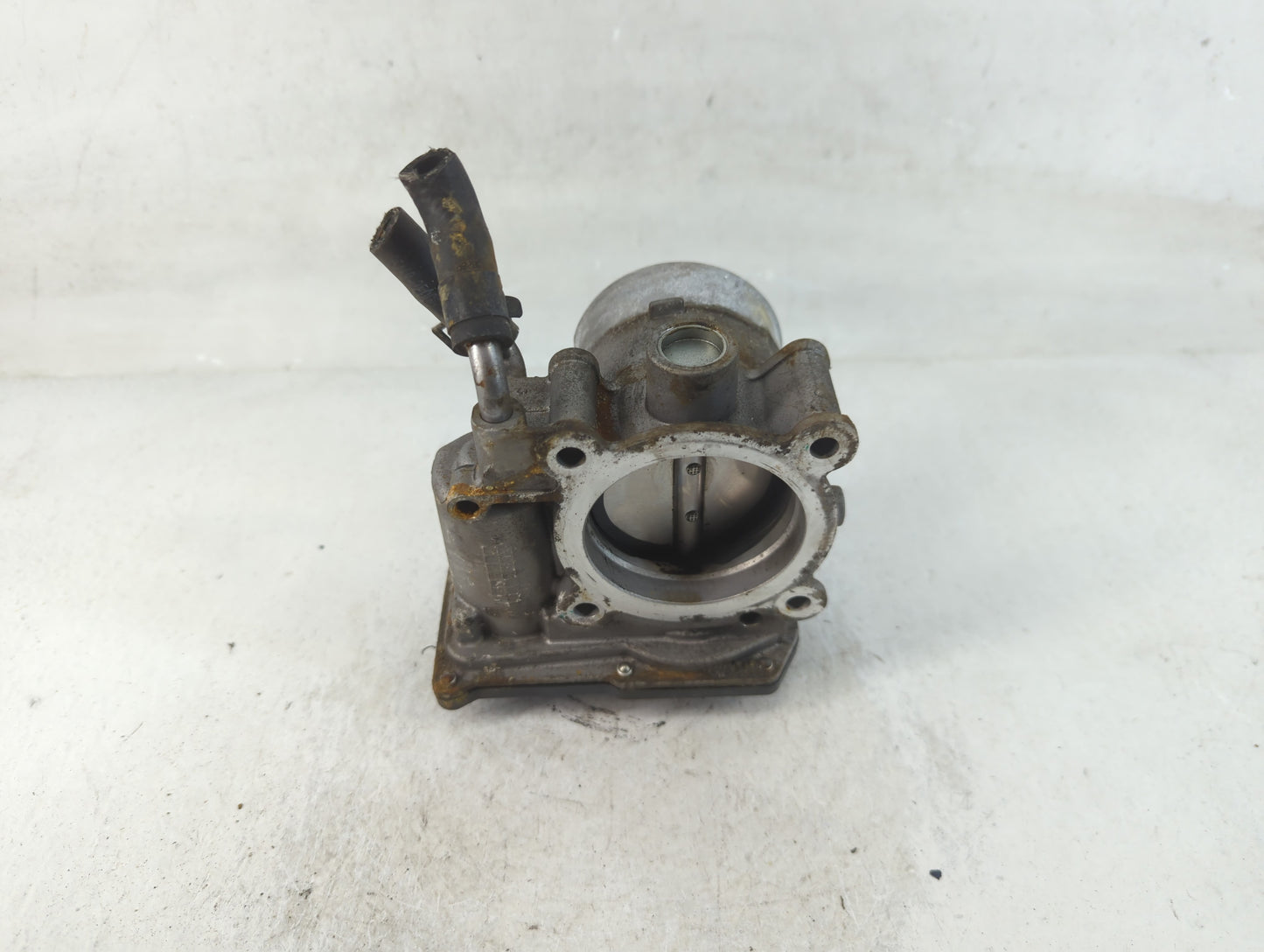 2014-2016 Kia Forte Throttle Body P/N:35100-2E400 Fits Fits 2012 2013 2014 2015 2016 2018 2019 2020 2021 OEM Used Auto Parts