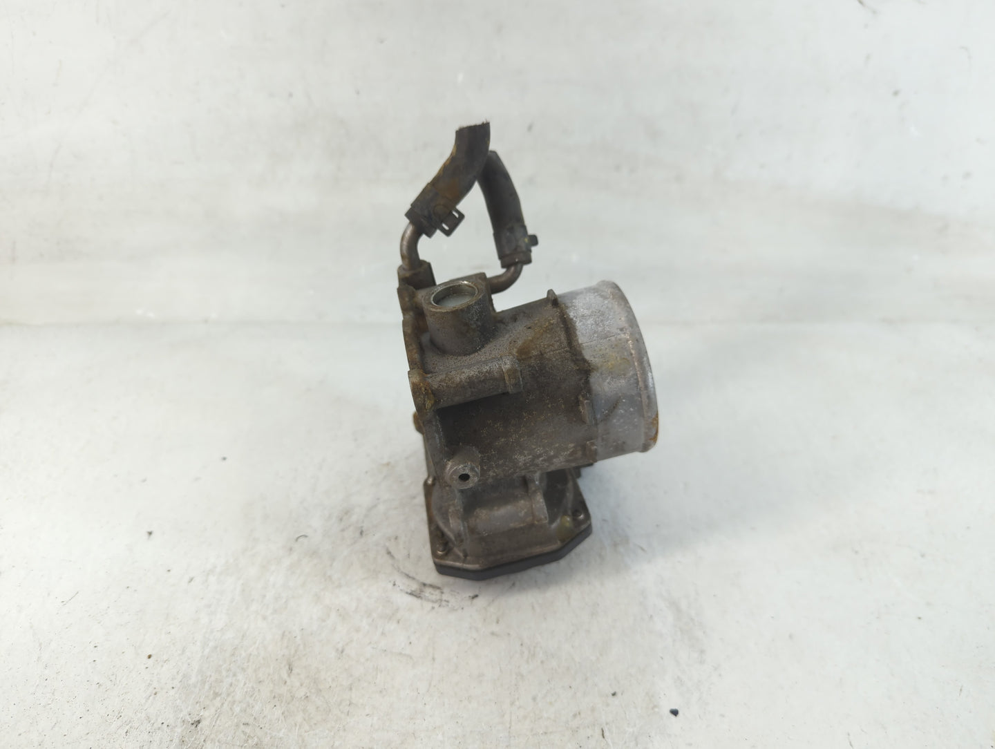 2014-2016 Kia Forte Throttle Body P/N:35100-2E400 Fits Fits 2012 2013 2014 2015 2016 2018 2019 2020 2021 OEM Used Auto Parts
