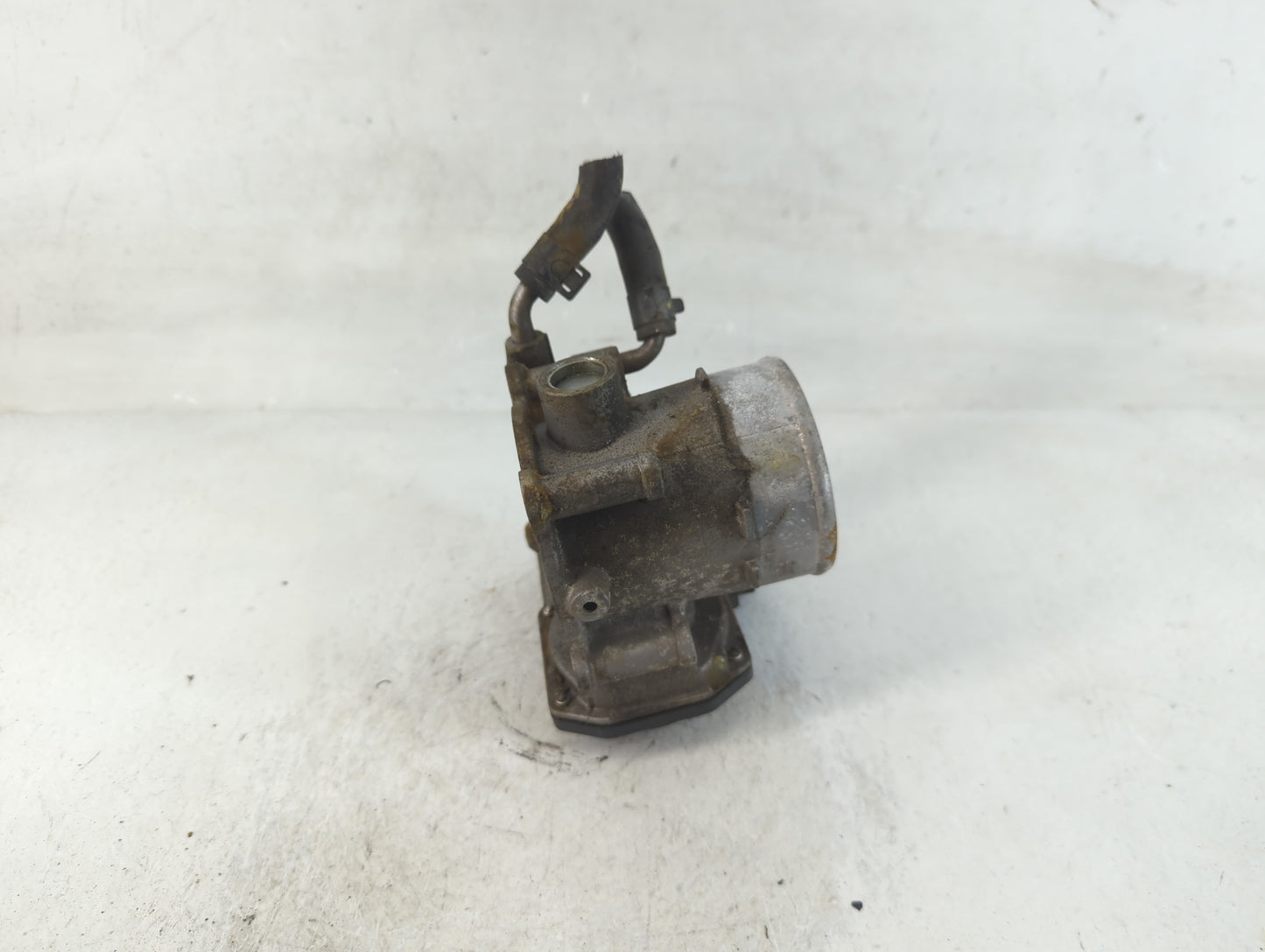 2014-2016 Kia Forte Throttle Body P/N:35100-2E400 Fits Fits 2012 2013 2014 2015 2016 2018 2019 2020 2021 OEM Used Auto Parts