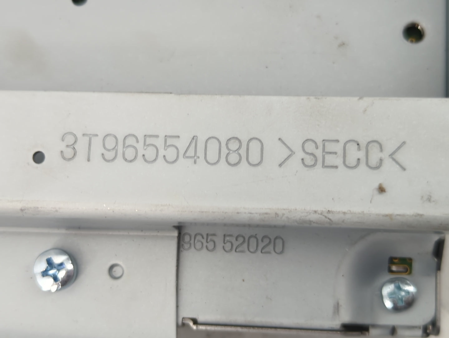2015-2015 Kia K900 Telematics Control Module 965 52020 - Oemusedautoparts1.com