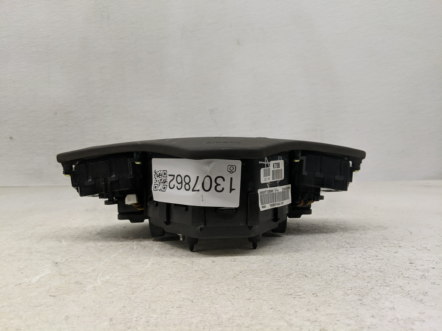 2015 Kia K900 Air Bag Driver Left Steering Wheel Mounted Fits OEM Used Auto Parts - Oemusedautoparts1.com