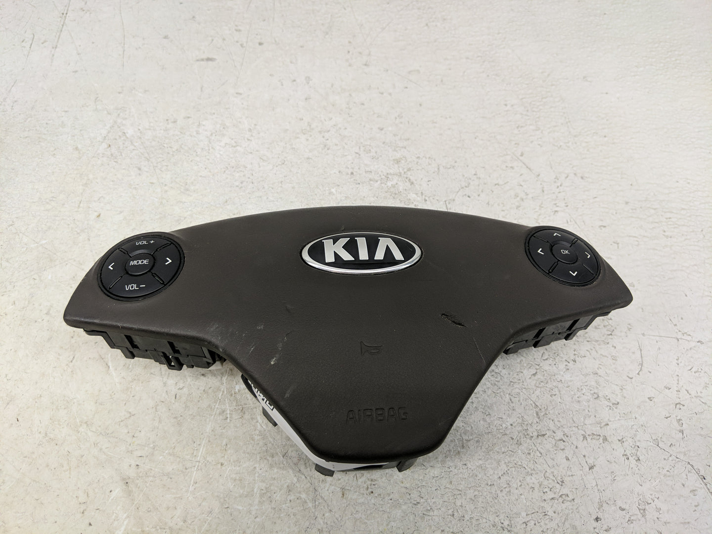 2015 Kia K900 Air Bag Driver Left Steering Wheel Mounted Fits OEM Used Auto Parts - Oemusedautoparts1.com