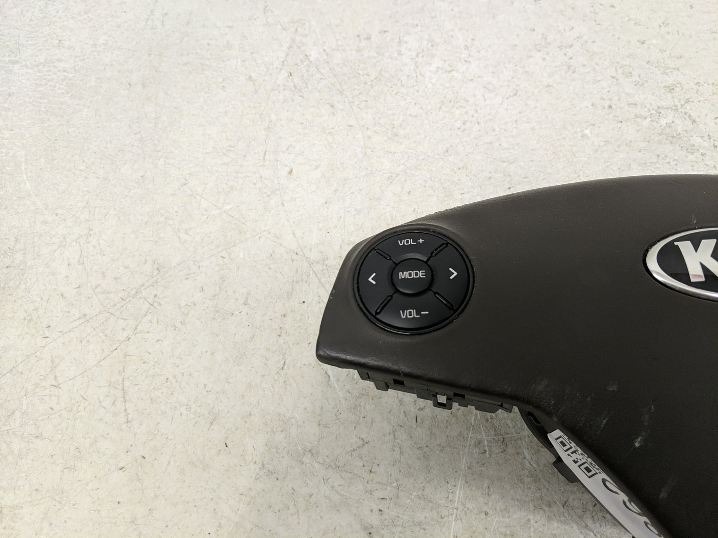 2015 Kia K900 Air Bag Driver Left Steering Wheel Mounted Fits OEM Used Auto Parts - Oemusedautoparts1.com
