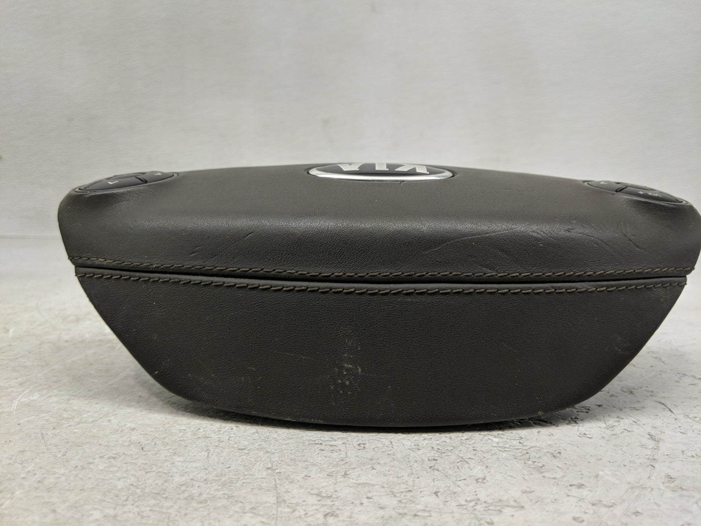 2015 Kia K900 Air Bag Driver Left Steering Wheel Mounted Fits OEM Used Auto Parts - Oemusedautoparts1.com