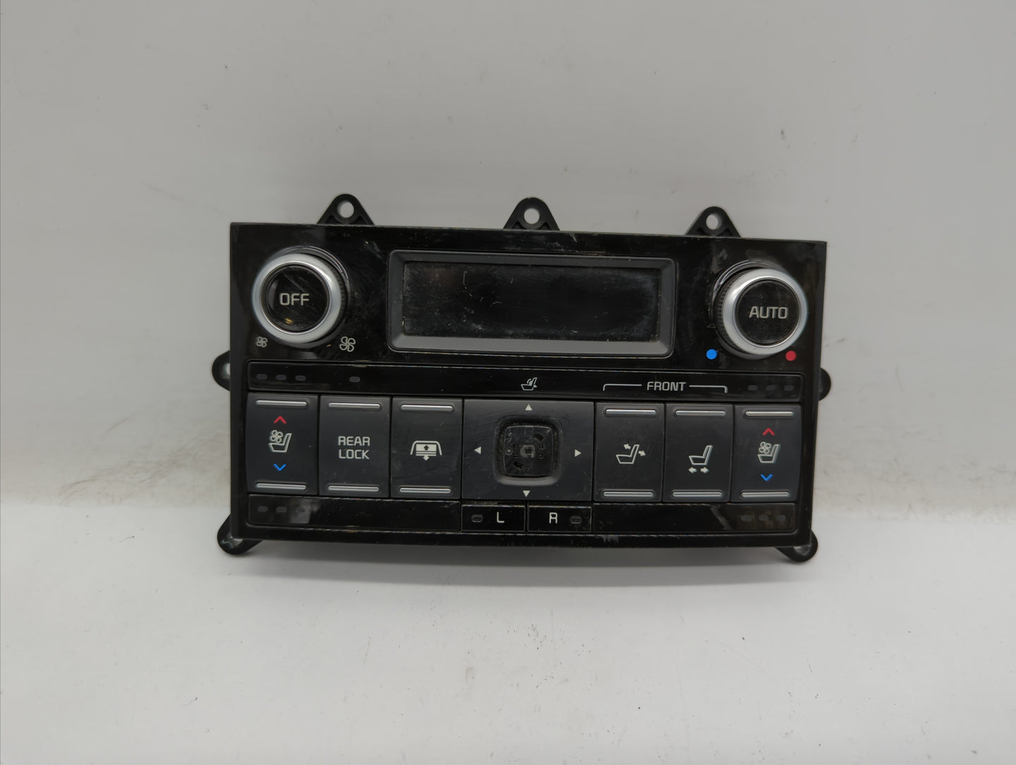 2015 Kia K900 Climate Control Module Temperature AC/Heater Replacement P/N:93317-3T510 Fits OEM Used Auto Parts - Oemusedaut