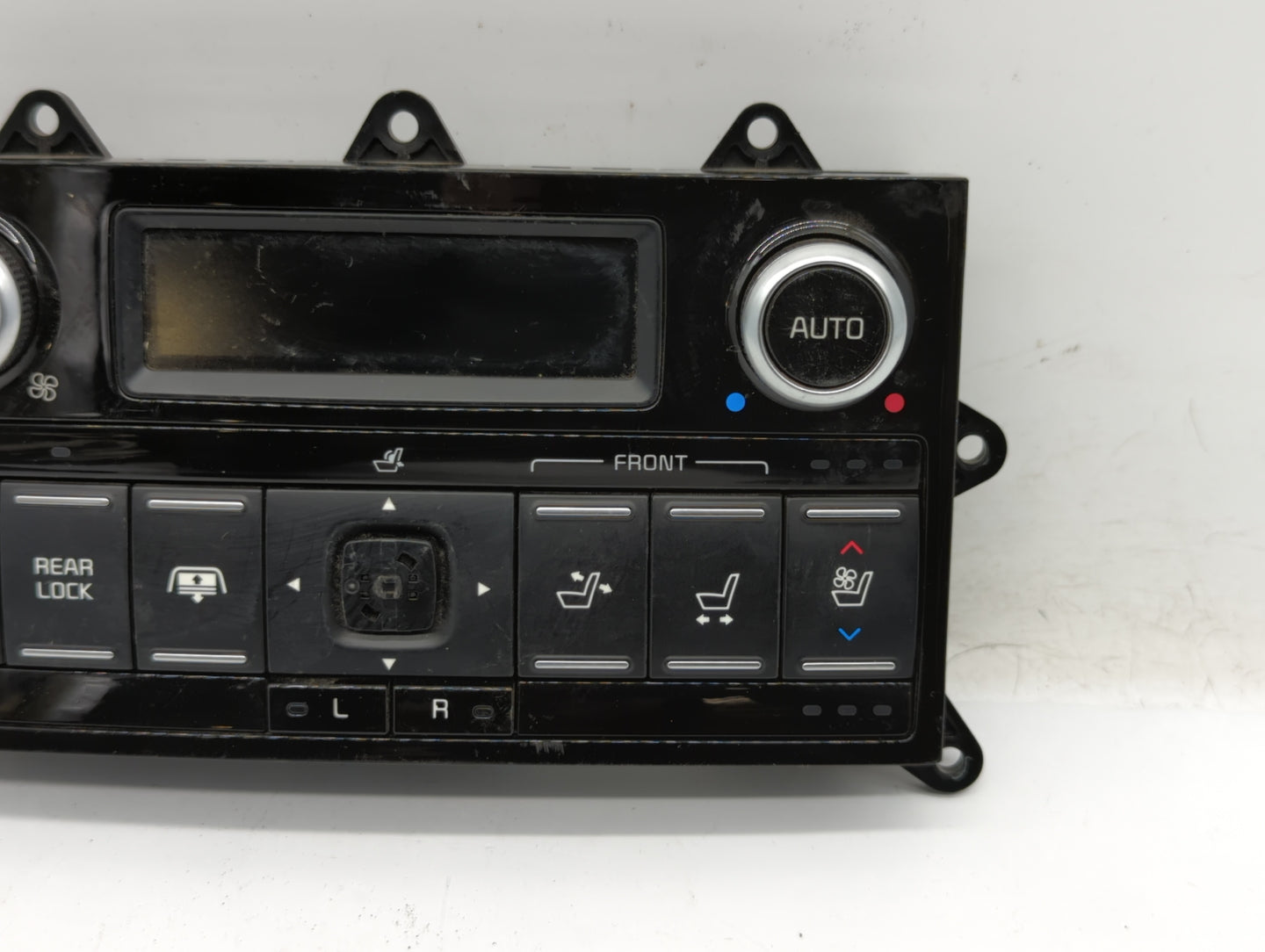 2015 Kia K900 Climate Control Module Temperature AC/Heater Replacement P/N:93317-3T510 Fits OEM Used Auto Parts - Oemusedaut