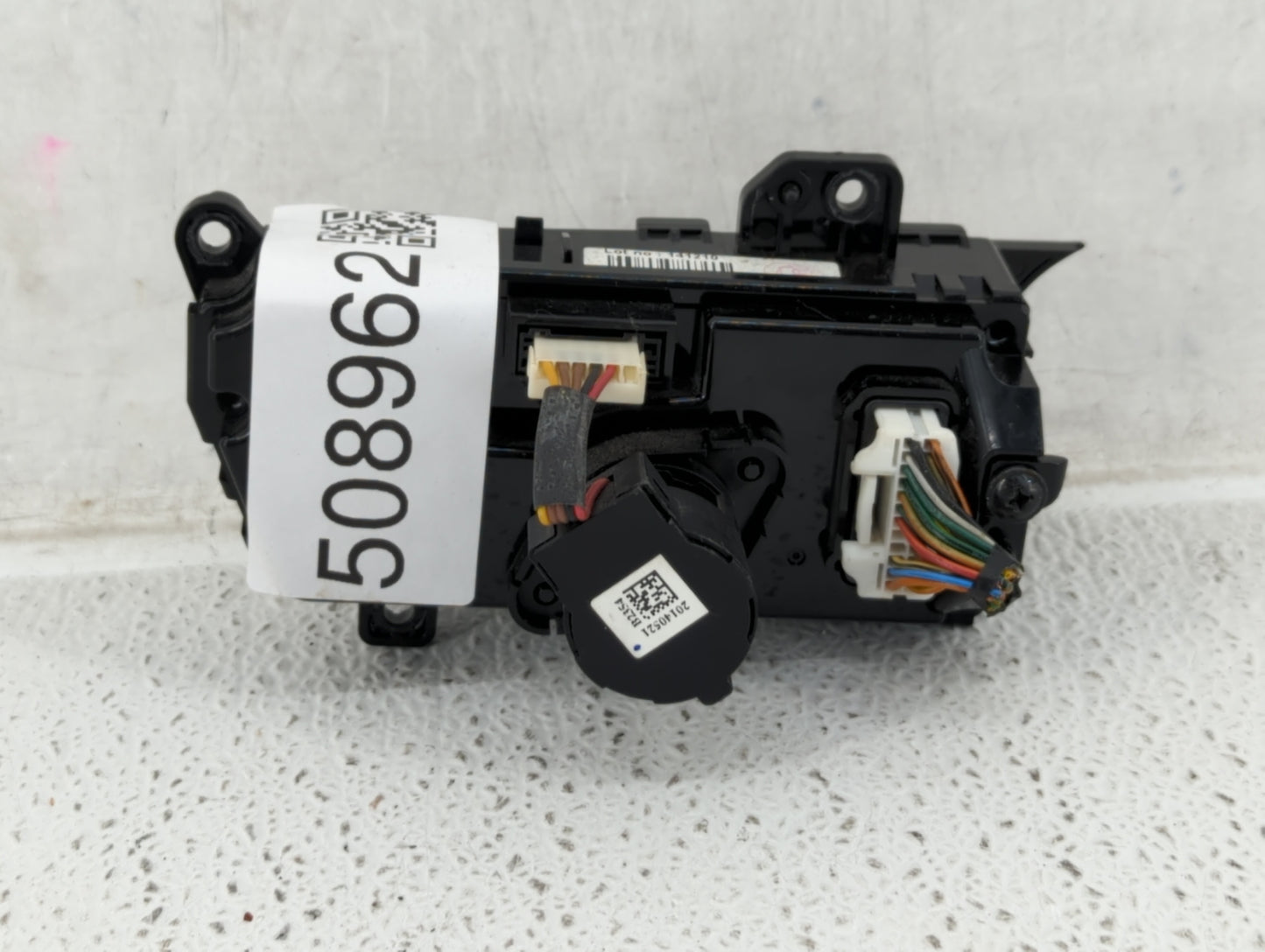 2015 Kia K900 Climate Control Module Temperature AC/Heater Replacement P/N:97250-3TXXX 97250-3T600 Fits OEM Used Auto Parts 