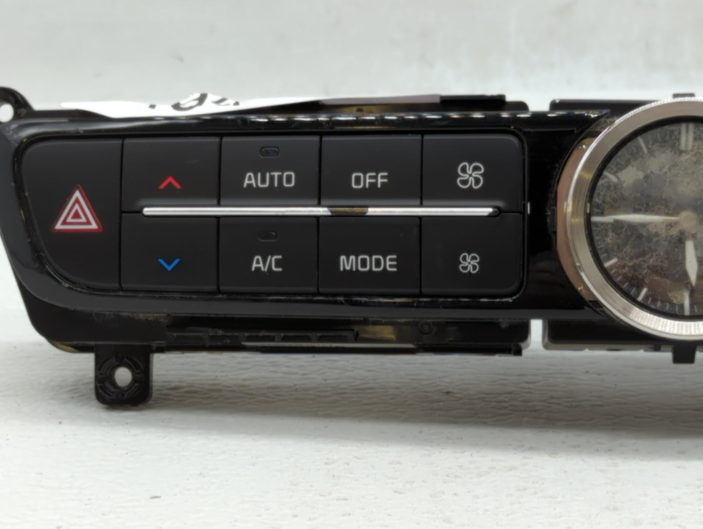 2015 Kia K900 Climate Control Module Temperature AC/Heater Replacement P/N:97250-3TXXX 97250-3T600 Fits OEM Used Auto Parts 