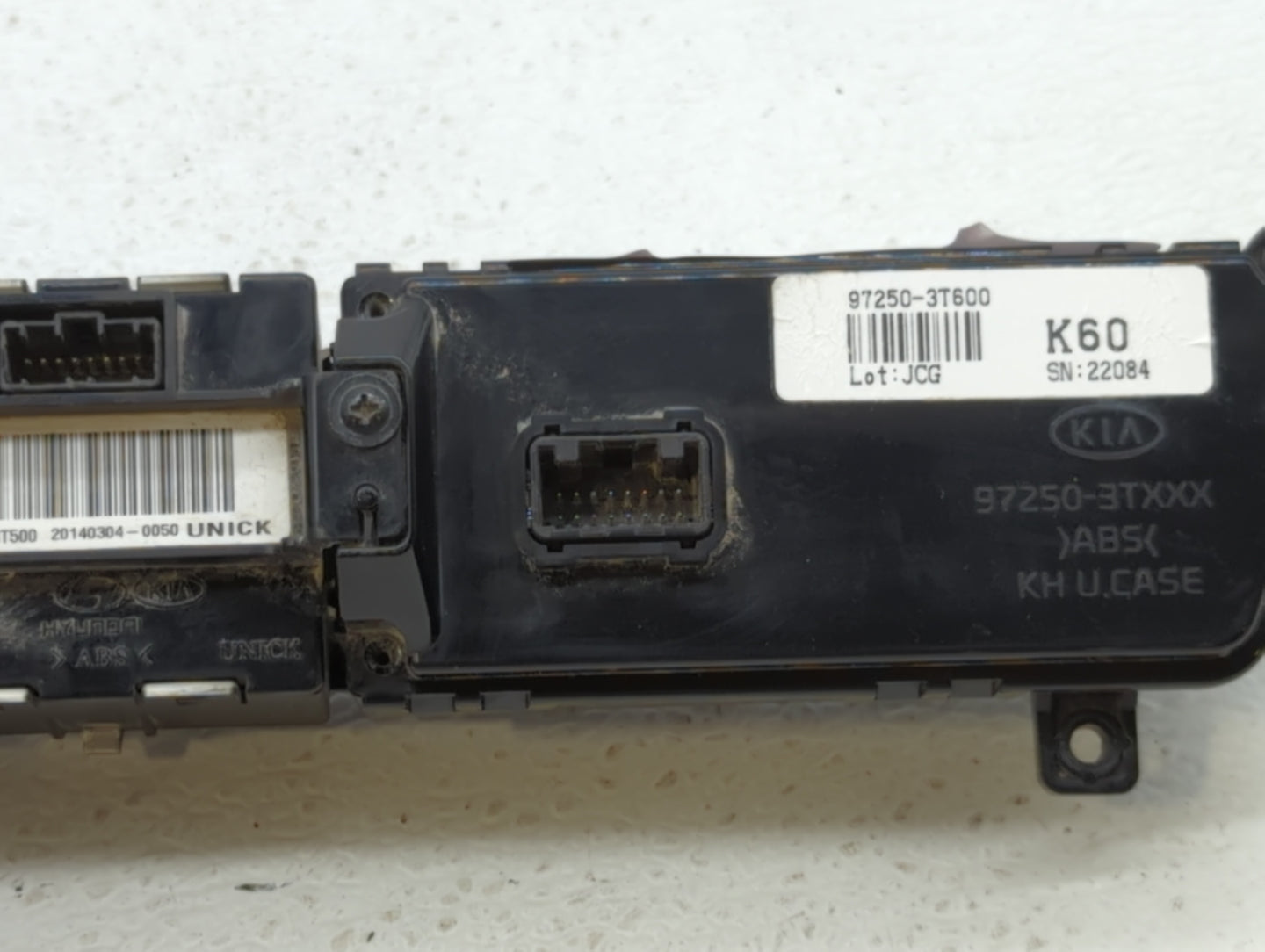 2015 Kia K900 Climate Control Module Temperature AC/Heater Replacement P/N:97250-3TXXX 97250-3T600 Fits OEM Used Auto Parts 
