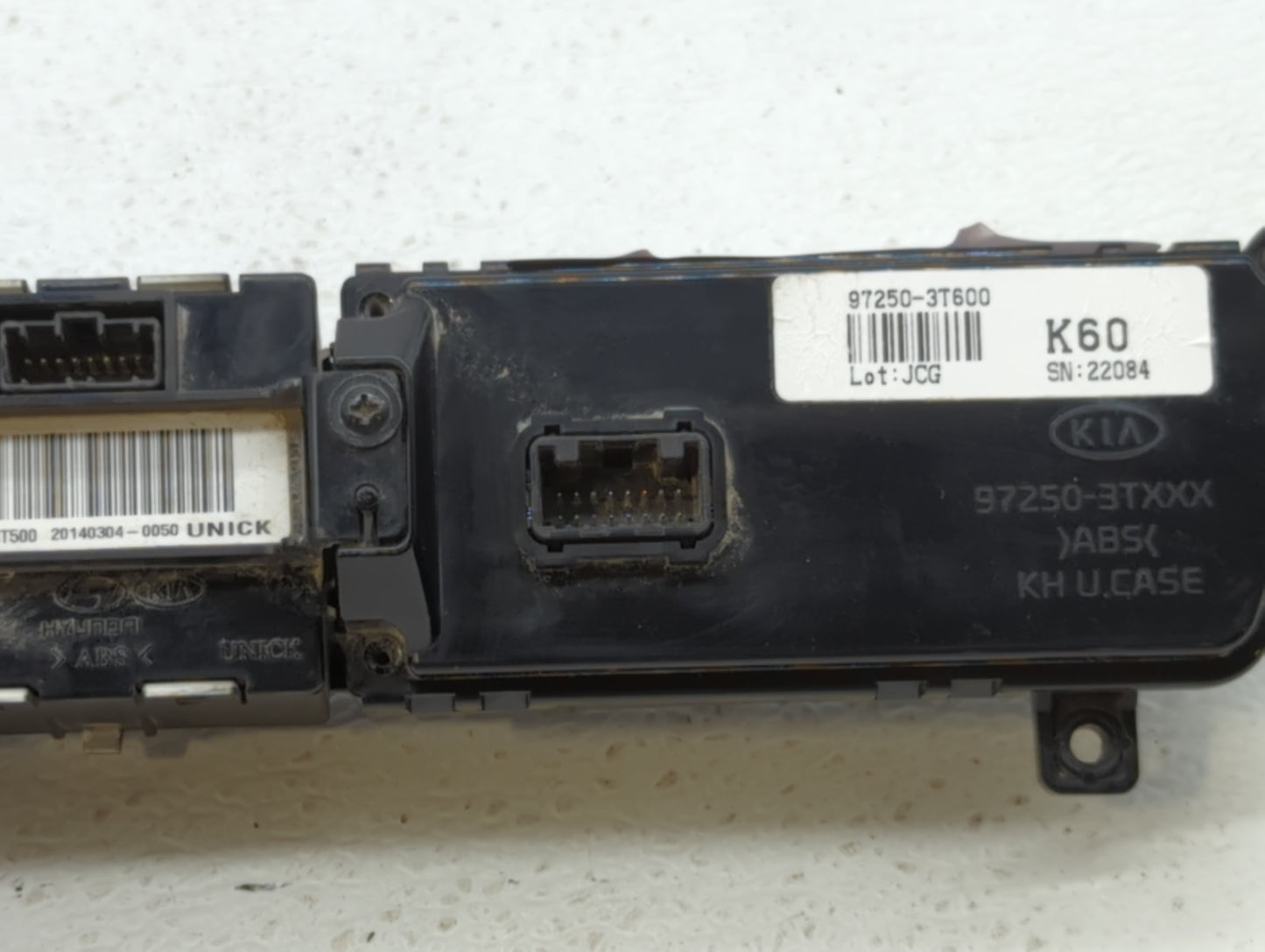2015 Kia K900 Climate Control Module Temperature AC/Heater Replacement P/N:97250-3TXXX 97250-3T600 Fits OEM Used Auto Parts 