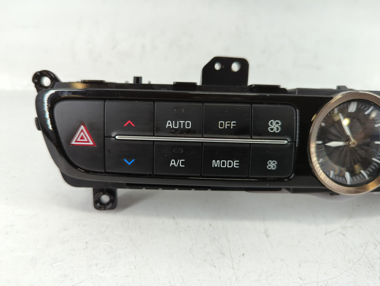 2015 Kia K900 Climate Control Module Temperature AC/Heater Replacement P/N:2014030-0018 94510-3T500 Fits OEM Used Auto Parts