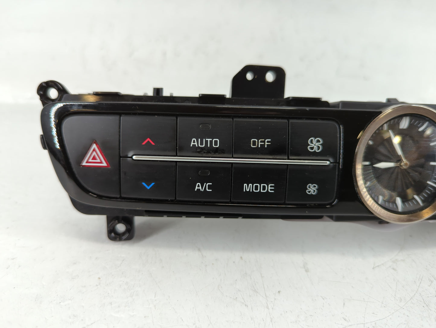 2015 Kia K900 Climate Control Module Temperature AC/Heater Replacement P/N:2014030-0018 94510-3T500 Fits OEM Used Auto Parts