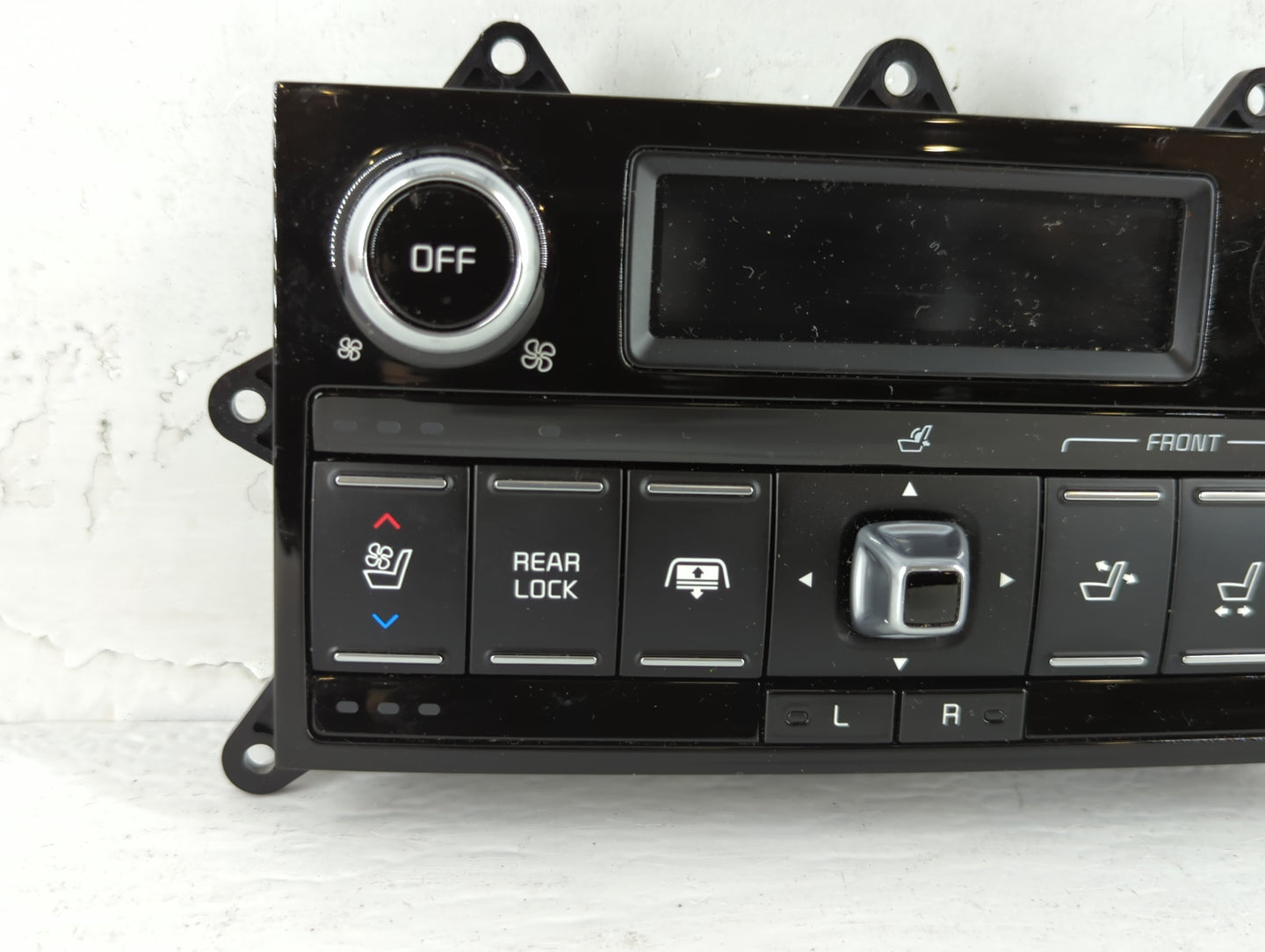 2015 Kia K900 Climate Control Module Temperature AC/Heater Replacement P/N:93317-3T510 Fits OEM Used Auto Parts - Oemusedaut