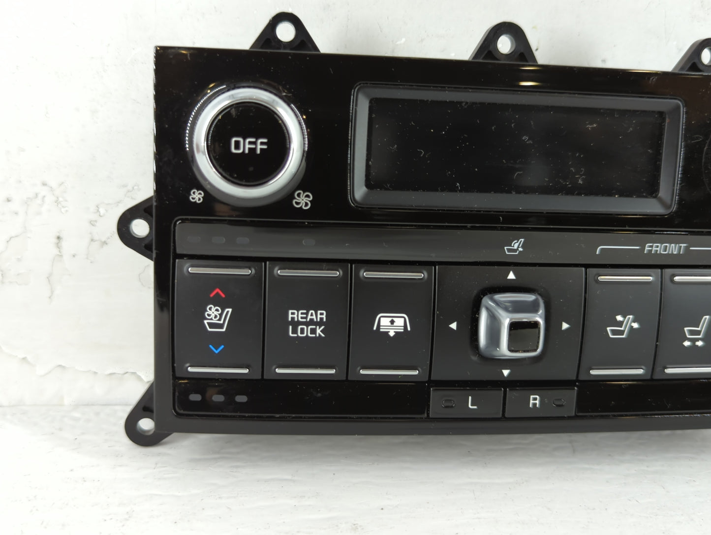 2015 Kia K900 Climate Control Module Temperature AC/Heater Replacement P/N:93317-3T510 Fits OEM Used Auto Parts - Oemusedaut