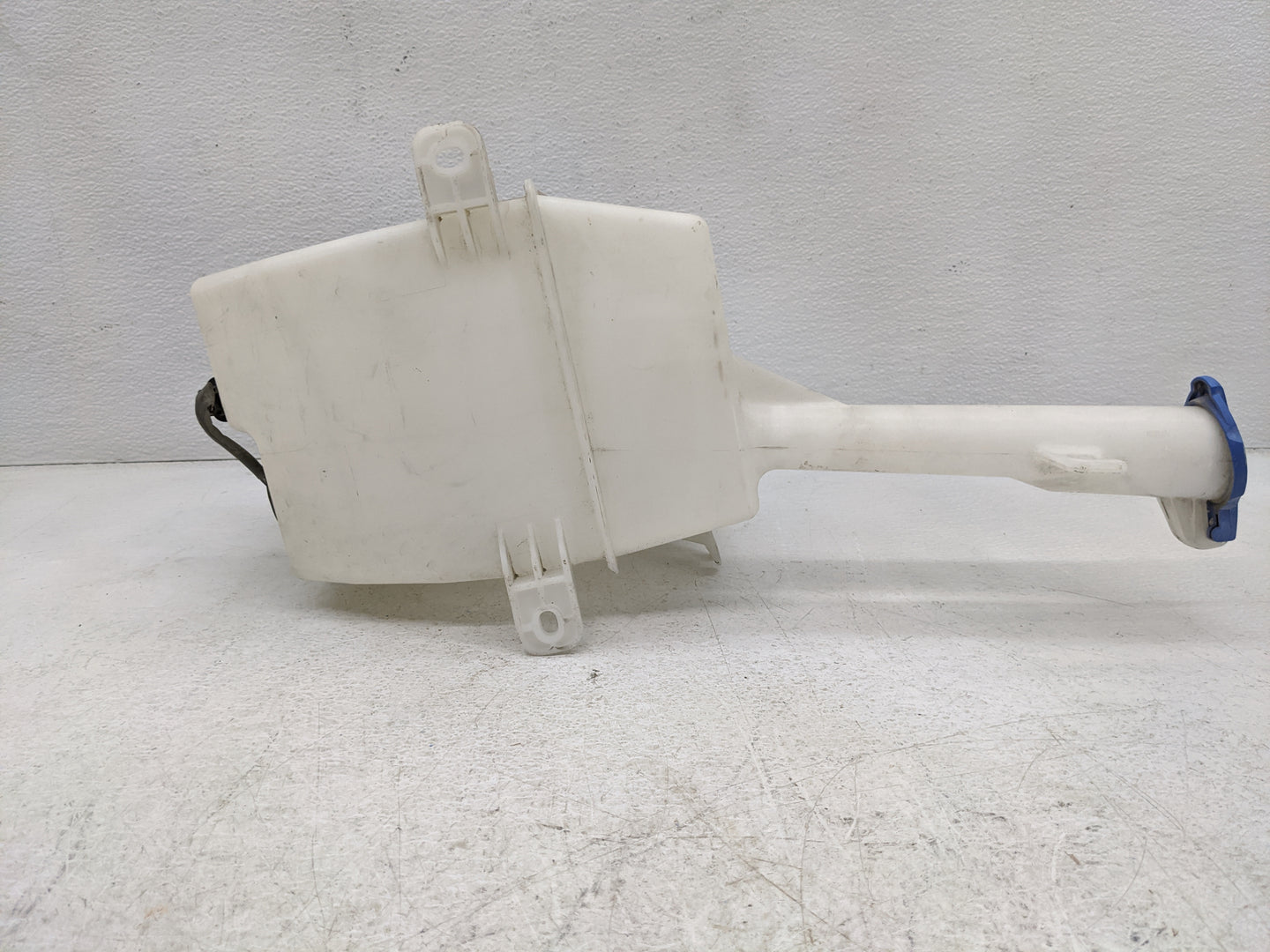 2011-2015 Kia Optima Windshield Washer Fluid Reservoir Bottle Oem - Oemusedautoparts1.com