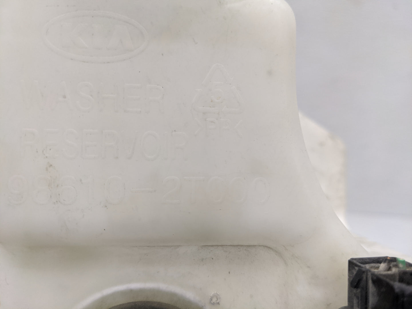 2011-2015 Kia Optima Windshield Washer Fluid Reservoir Bottle Oem - Oemusedautoparts1.com