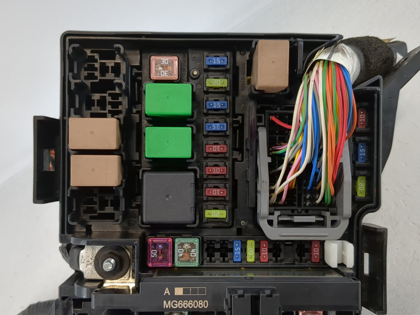 2014-2015 Kia Optima Fusebox Fuse Box Panel Relay Module P/N:91955-2T730QQK Fits Fits 2014 2015 OEM Used Auto Parts - Oemuse