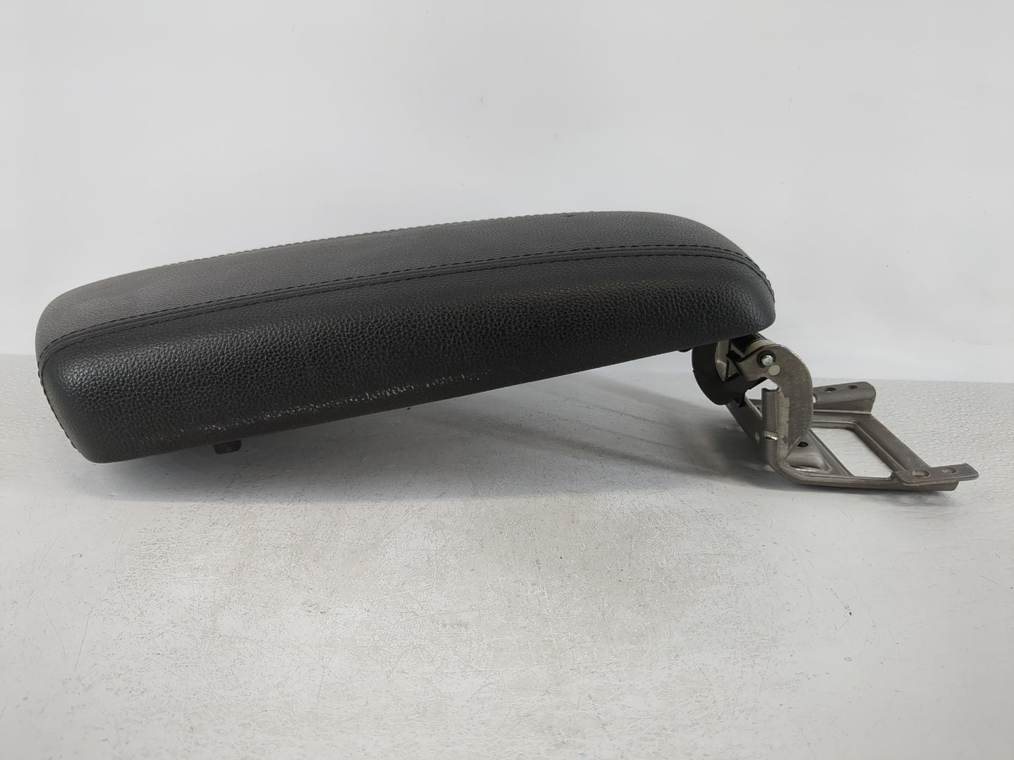 2014-2016 Kia Optima Center Console Armrest Cover Lid Fits Fits 2014 2015 2016 OEM Used Auto Parts - Oemusedautoparts1.com
