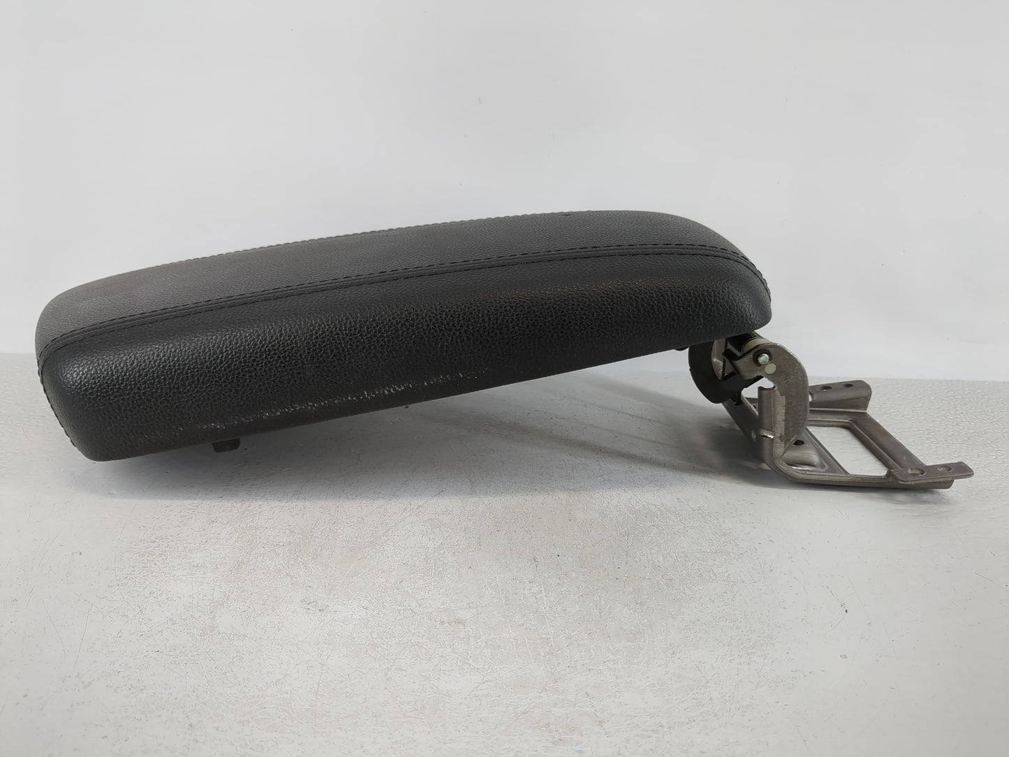2014-2016 Kia Optima Center Console Armrest Cover Lid Fits Fits 2014 2015 2016 OEM Used Auto Parts - Oemusedautoparts1.com