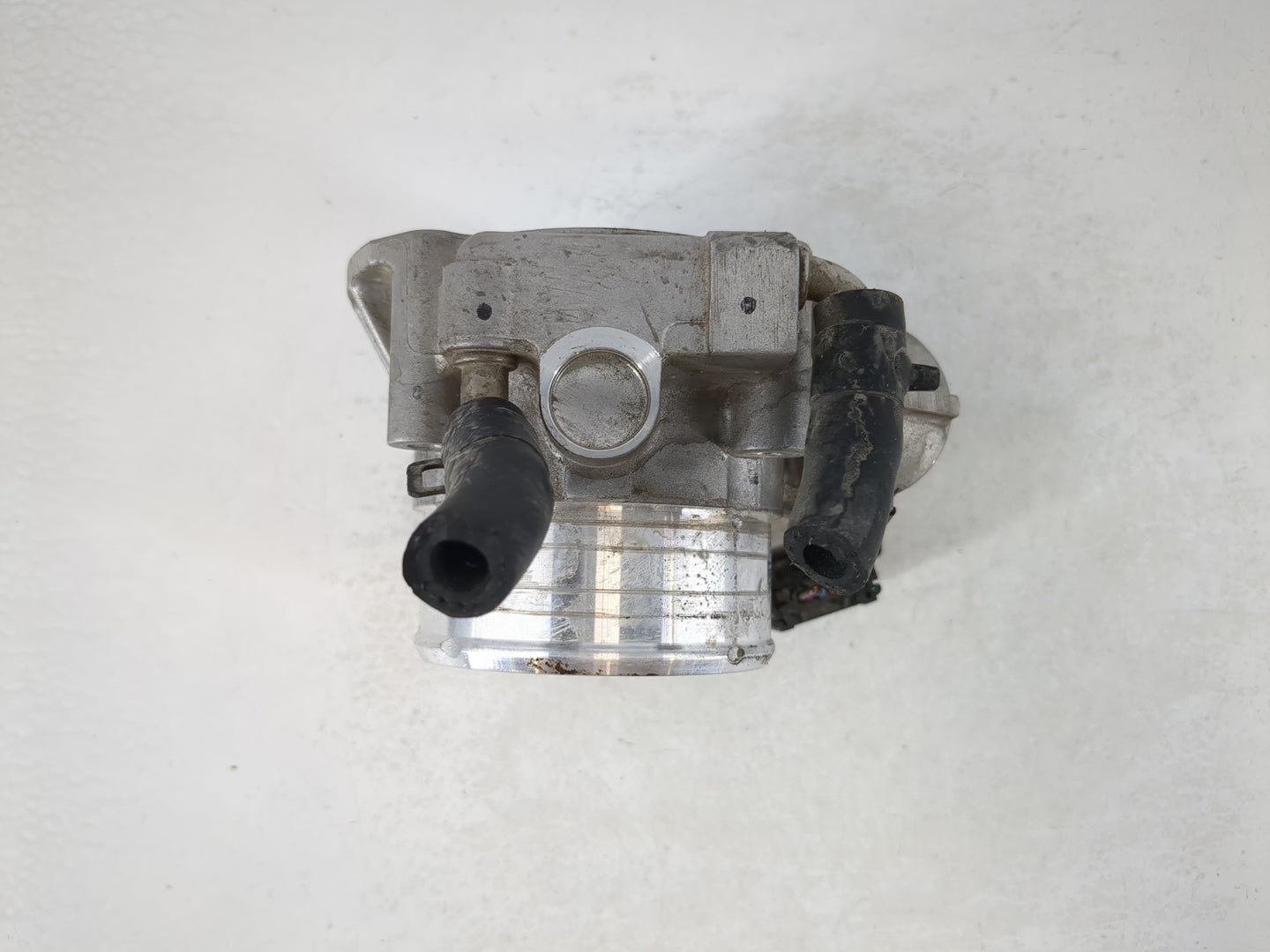 2011-2015 Kia Optima Throttle Body P/N:35100-2G700 Fits Fits 2011 2012 2013 2014 2015 2016 OEM Used Auto Parts - Oemusedauto