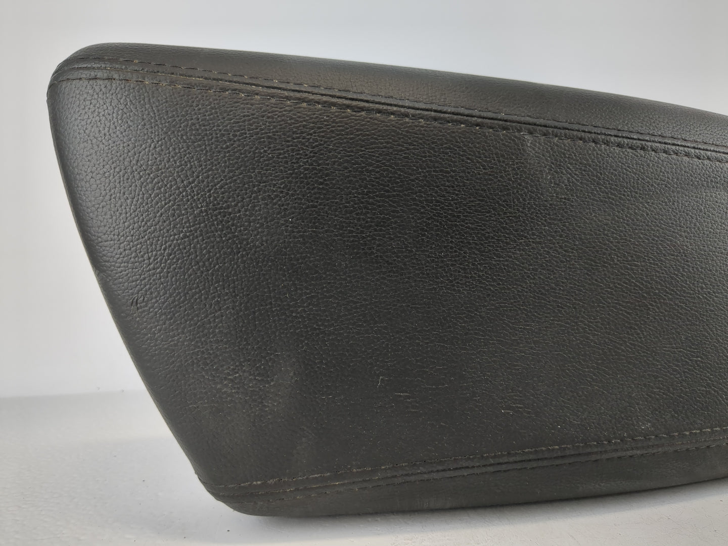 2014-2015 Kia Optima Center Console Armrest Cover Lid Fits Fits 2014 2015 OEM Used Auto Parts - Oemusedautoparts1.com