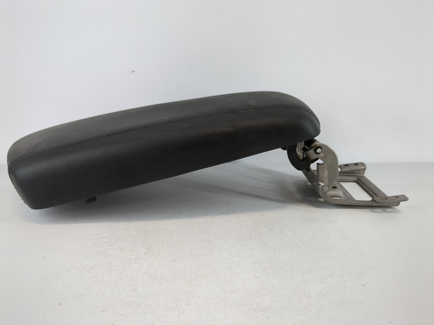 2014-2015 Kia Optima Center Console Armrest Cover Lid Fits Fits 2014 2015 OEM Used Auto Parts - Oemusedautoparts1.com