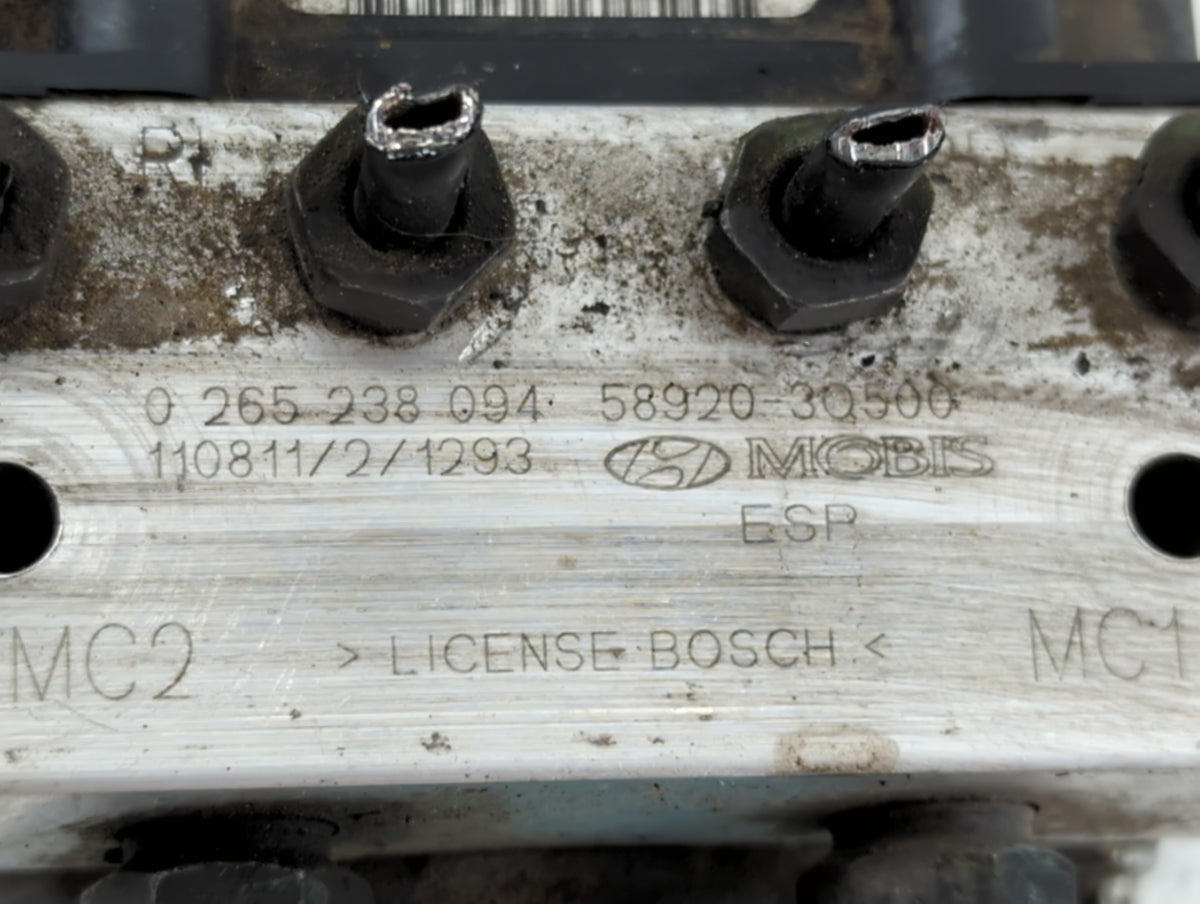 2014-2015 Kia Optima Anti-Lock Brake ABS Pump Module Actuator OEM P/N:58920-3Q500 58920-2T870 Fits Fits 2014 2015 OEM Used A