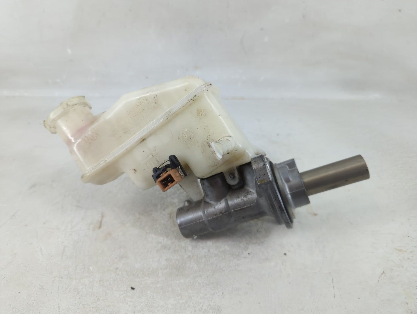2011-2015 Kia Optima Brake Master Cylinder - Oemusedautoparts1.com