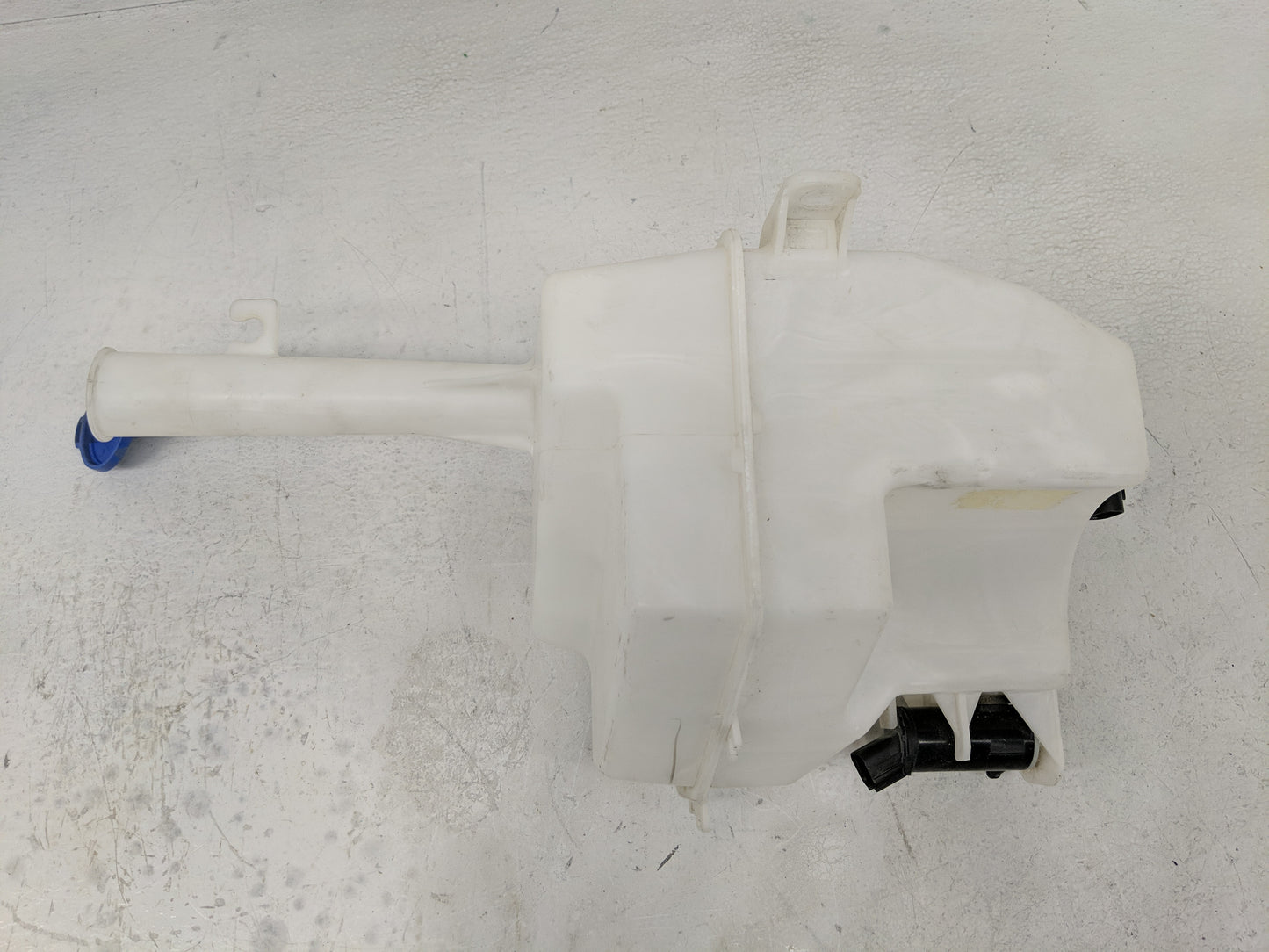 2011-2015 Kia Optima Windshield Washer Fluid Reservoir Bottle Oem - Oemusedautoparts1.com