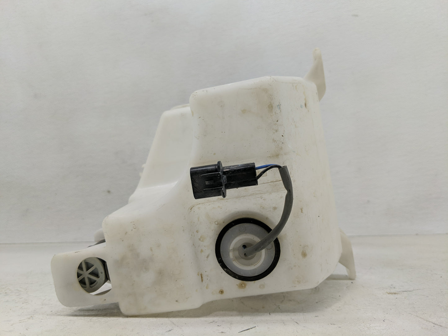 2011-2015 Kia Optima Windshield Washer Fluid Reservoir Bottle Oem - Oemusedautoparts1.com
