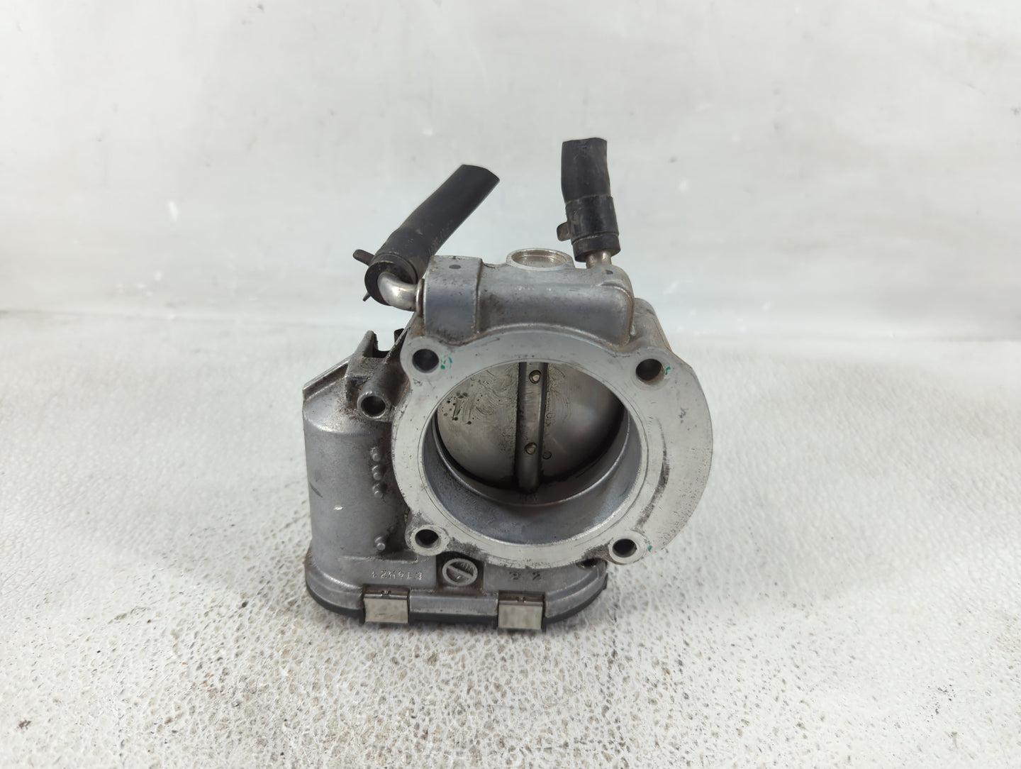 2011-2015 Kia Optima Throttle Body P/N:35100-2G700 Fits Fits 2011 2012 2013 2014 2015 2016 OEM Used Auto Parts - Oemusedauto