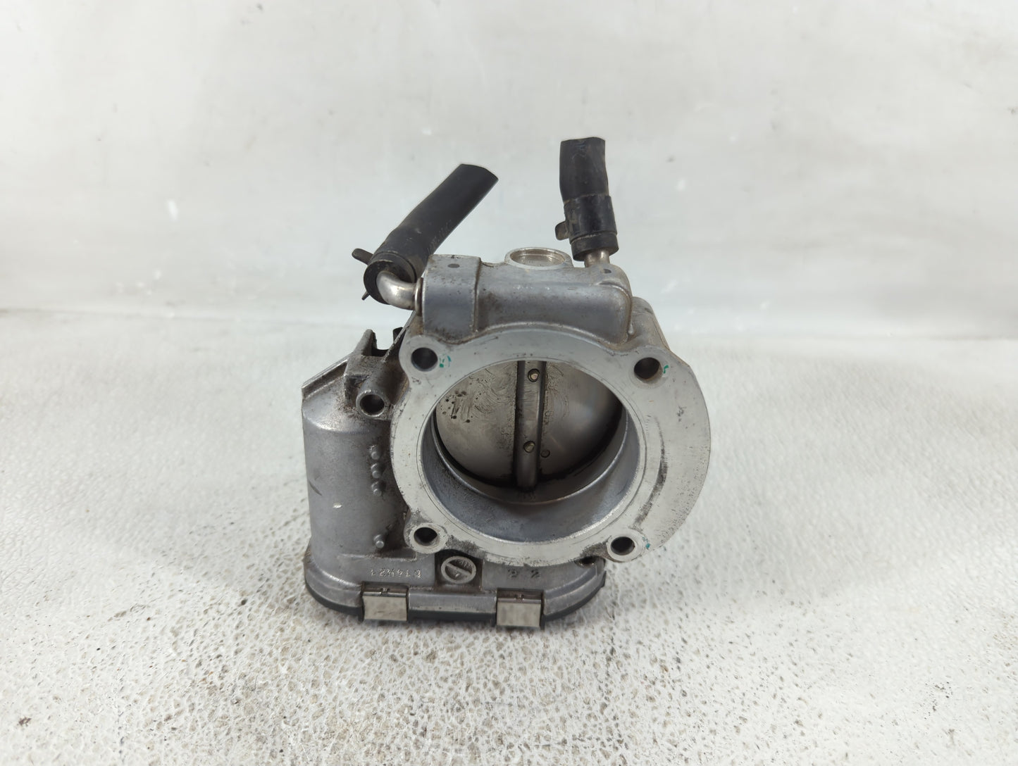 2011-2015 Kia Optima Throttle Body P/N:35100-2G700 Fits Fits 2011 2012 2013 2014 2015 2016 OEM Used Auto Parts - Oemusedauto