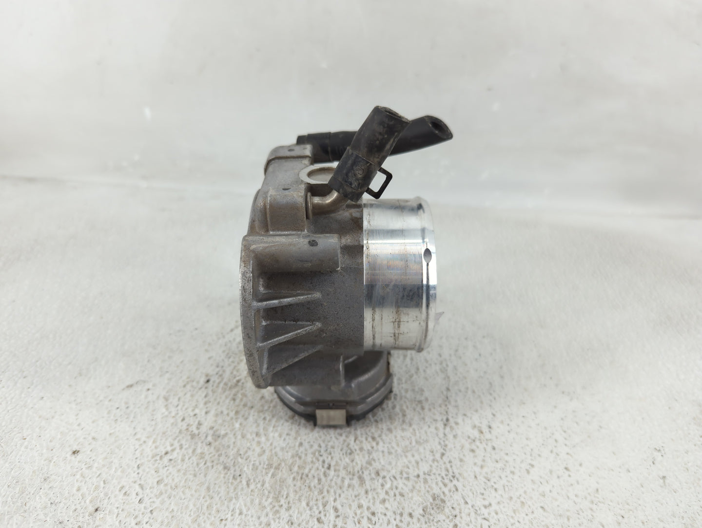 2011-2015 Kia Optima Throttle Body P/N:35100-2G700 Fits Fits 2011 2012 2013 2014 2015 2016 OEM Used Auto Parts - Oemusedauto