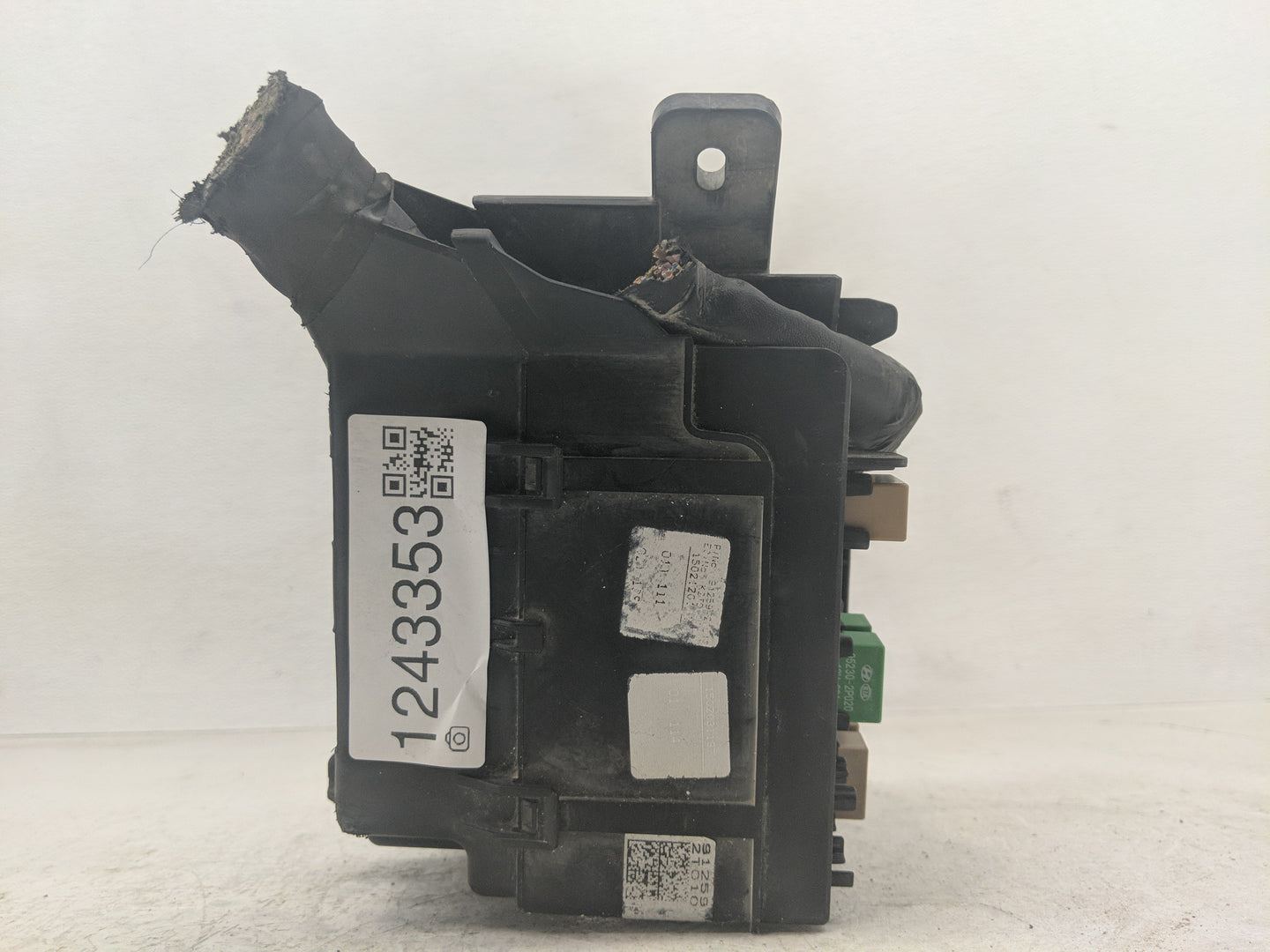 2014-2015 Kia Optima Fusebox Fuse Box Panel Relay Module Fits Fits 2014 2015 OEM Used Auto Parts - Oemusedautoparts1.com