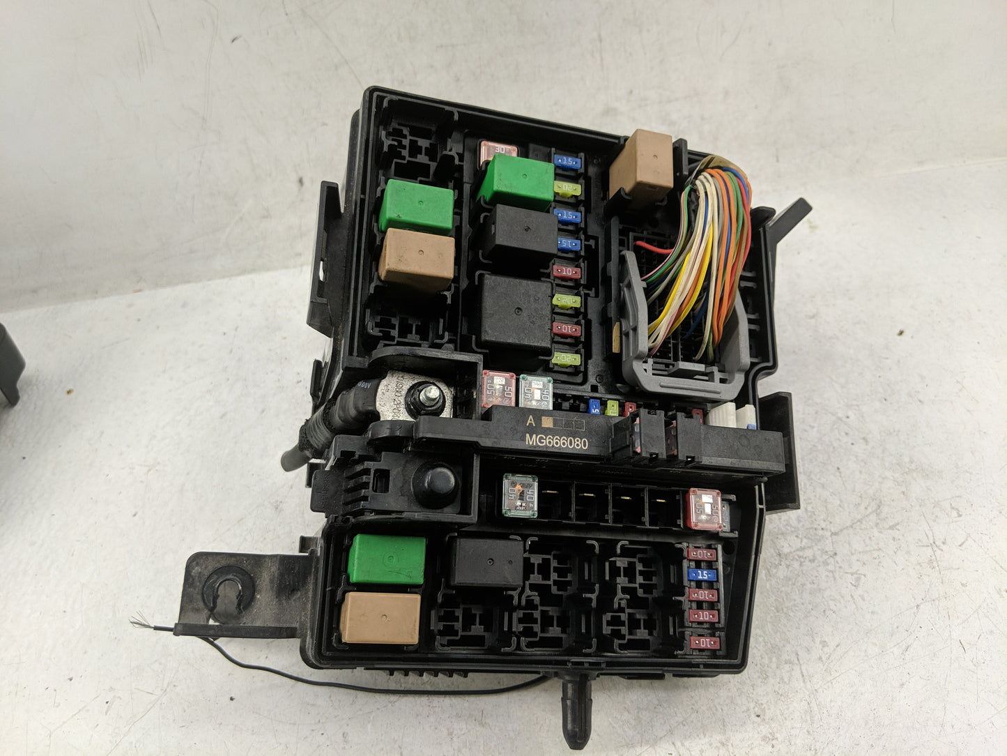 2014-2015 Kia Optima Fusebox Fuse Box Panel Relay Module P/N:91955-2T730 Fits Fits 2014 2015 OEM Used Auto Parts - Oemusedau