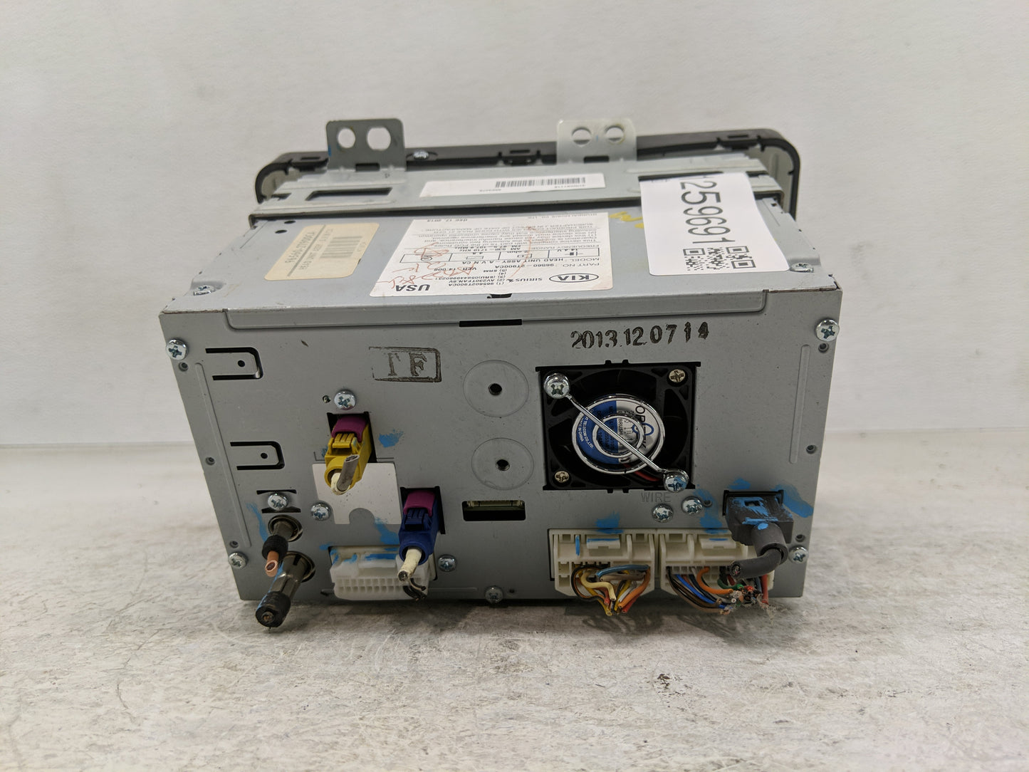 2014-2015 Kia Optima Radio AM FM Cd Player Receiver Replacement P/N:96560-4C102CA Fits Fits 2014 2015 OEM Used Auto Parts - 