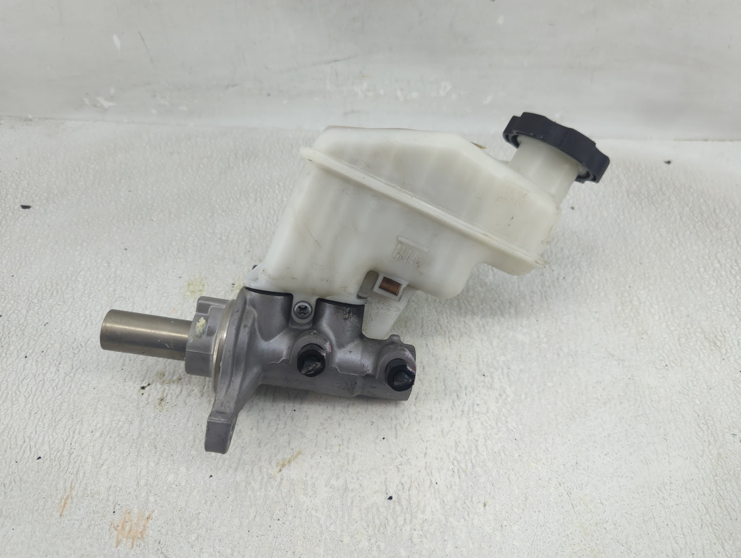2011-2015 Kia Optima Brake Master Cylinder 1290511 - Oemusedautoparts1.com
