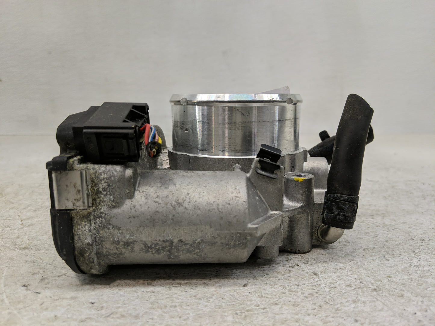 2011-2015 Kia Optima Throttle Body P/N:35100-2G700 90 4501 0001 Fits Fits 2011 2012 2013 2014 2015 2016 OEM Used Auto Parts 